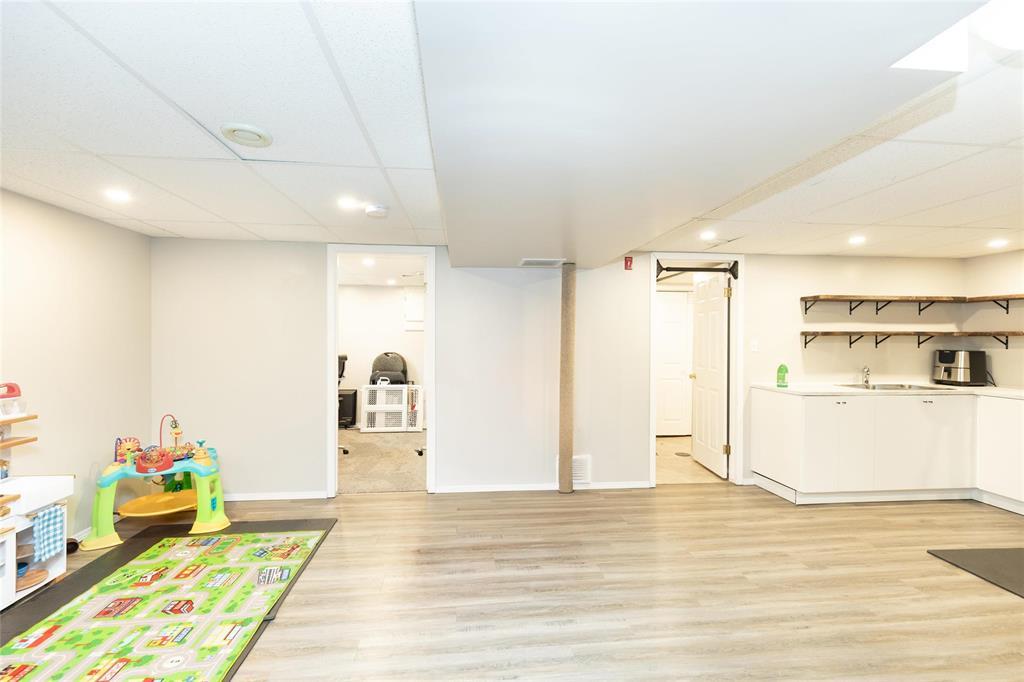 79 Cloverdale Street, Steinbach, Manitoba  R5G 2B9 - Photo 16 - 202603211