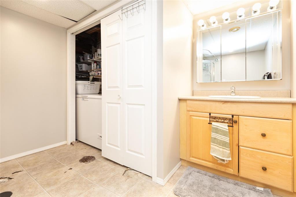 79 Cloverdale Street, Steinbach, Manitoba  R5G 2B9 - Photo 21 - 202603211