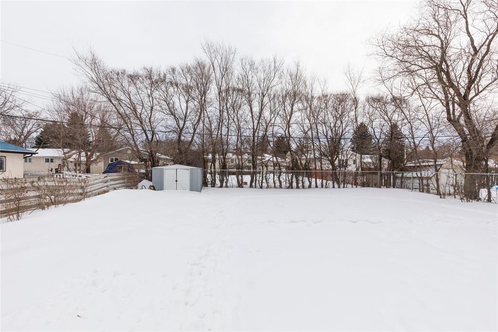 79 Cloverdale Street, Steinbach, Manitoba  R5G 2B9 - Photo 23 - 202603211