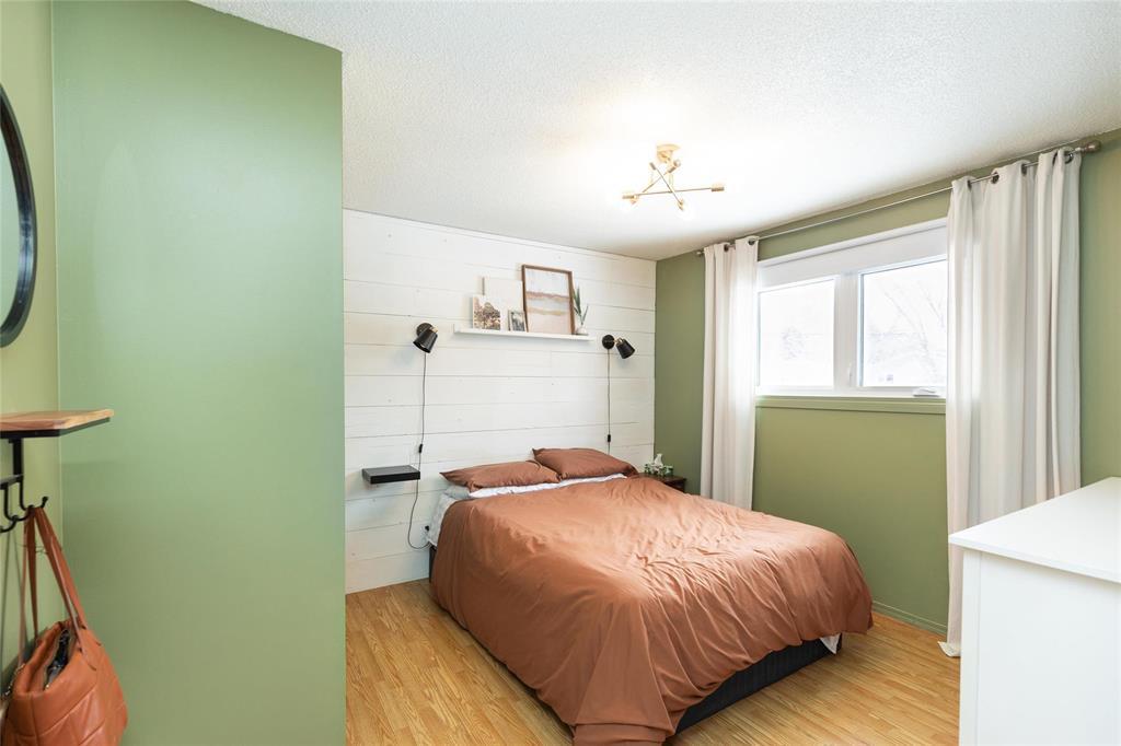 79 Cloverdale Street, Steinbach, Manitoba  R5G 2B9 - Photo 8 - 202603211