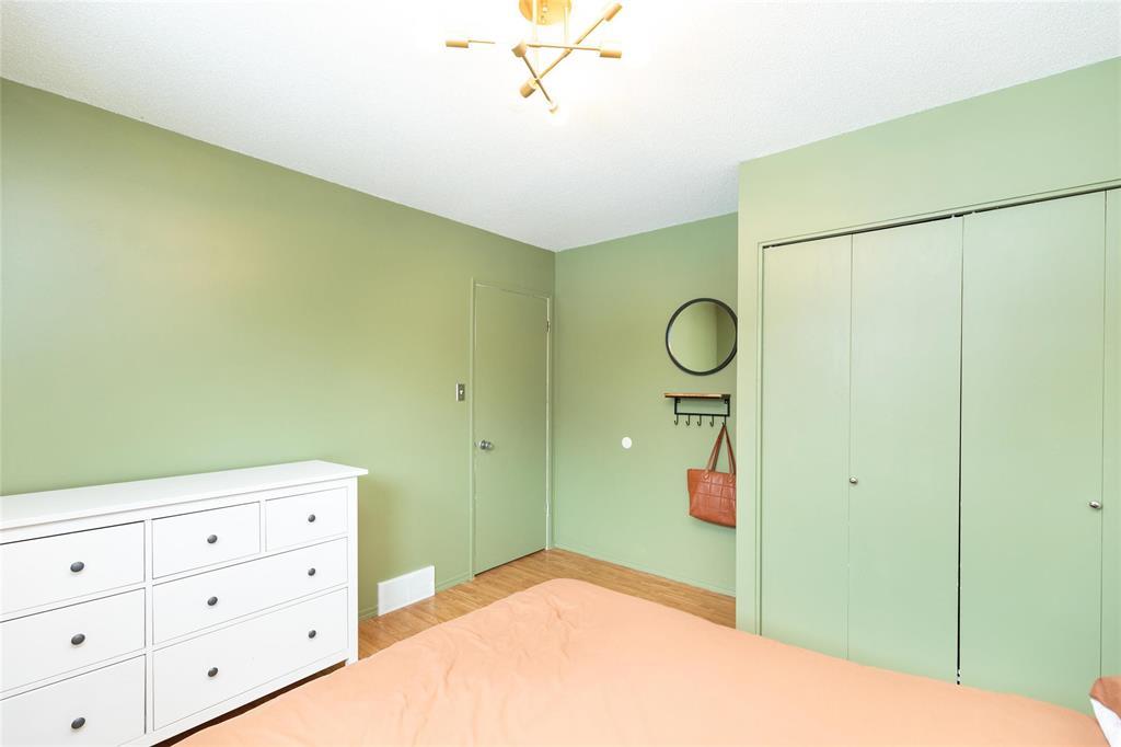 79 Cloverdale Street, Steinbach, Manitoba  R5G 2B9 - Photo 9 - 202603211