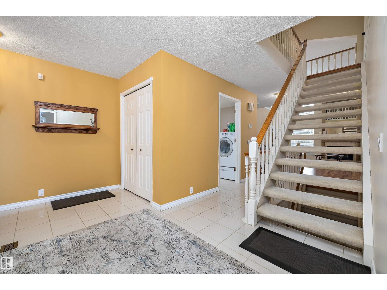 1027 109 St Nw, Edmonton, Alberta  T6J 5G2 - Photo 5 - E4471965