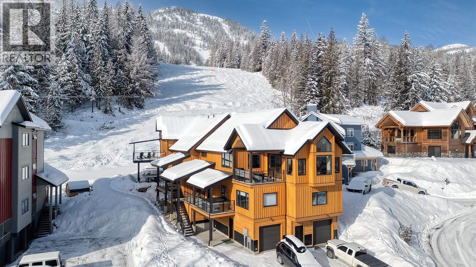 2001 Crest Road Unit# B, Rossland, British Columbia  V0G 1Y0 - Photo 2 - 10366877