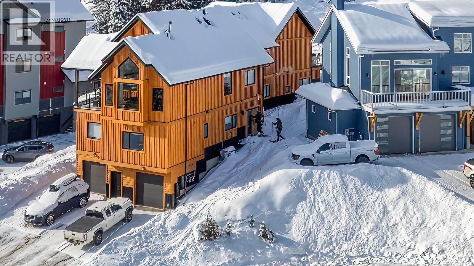 2001 Crest Road Unit# B, Rossland, British Columbia  V0G 1Y0 - Photo 4 - 10366877