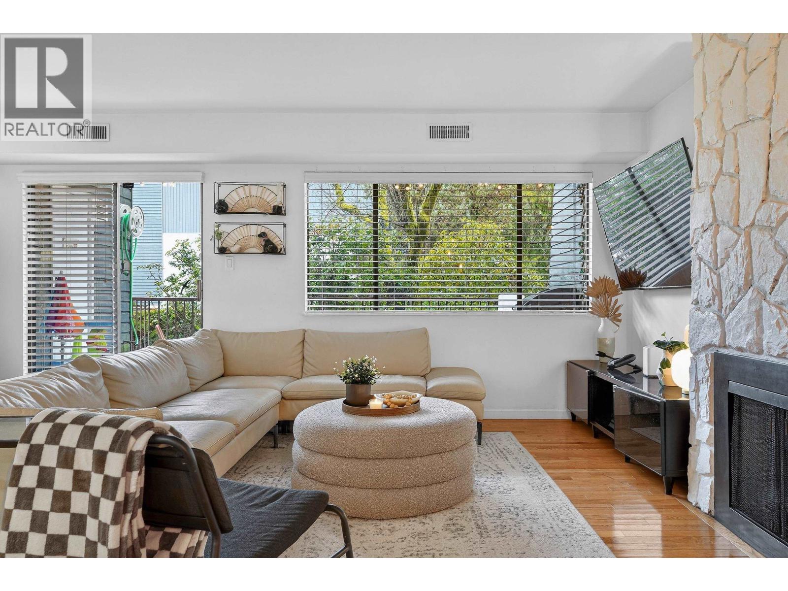 7355 Capistrano Drive, Burnaby, British Columbia  V5A 1P7 - Photo 4 - R3092823