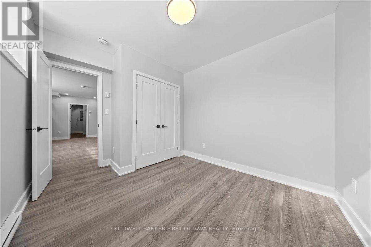 B - 20 Inverkip Avenue, Ottawa, Ontario  K1T 4B7 - Photo 10 - X12814012