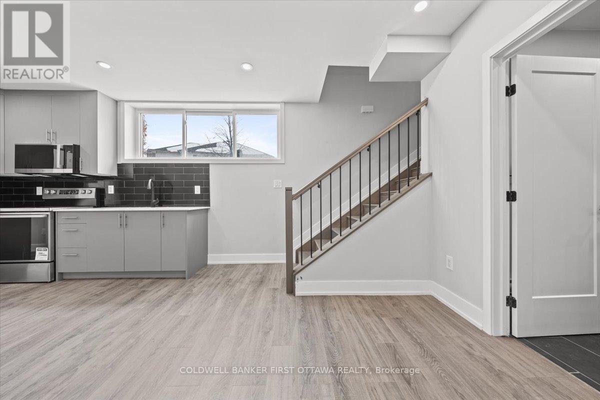 B - 20 Inverkip Avenue, Ottawa, Ontario  K1T 4B7 - Photo 2 - X12814012