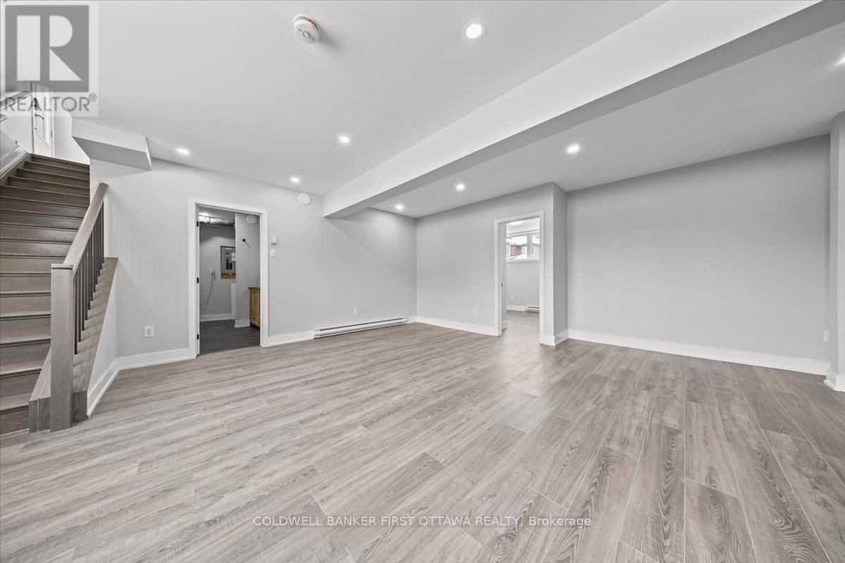 B - 20 Inverkip Avenue, Ottawa, Ontario  K1T 4B7 - Photo 6 - X12814012