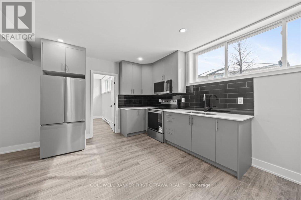 B - 20 Inverkip Avenue, Ottawa, Ontario  K1T 4B7 - Photo 8 - X12814012