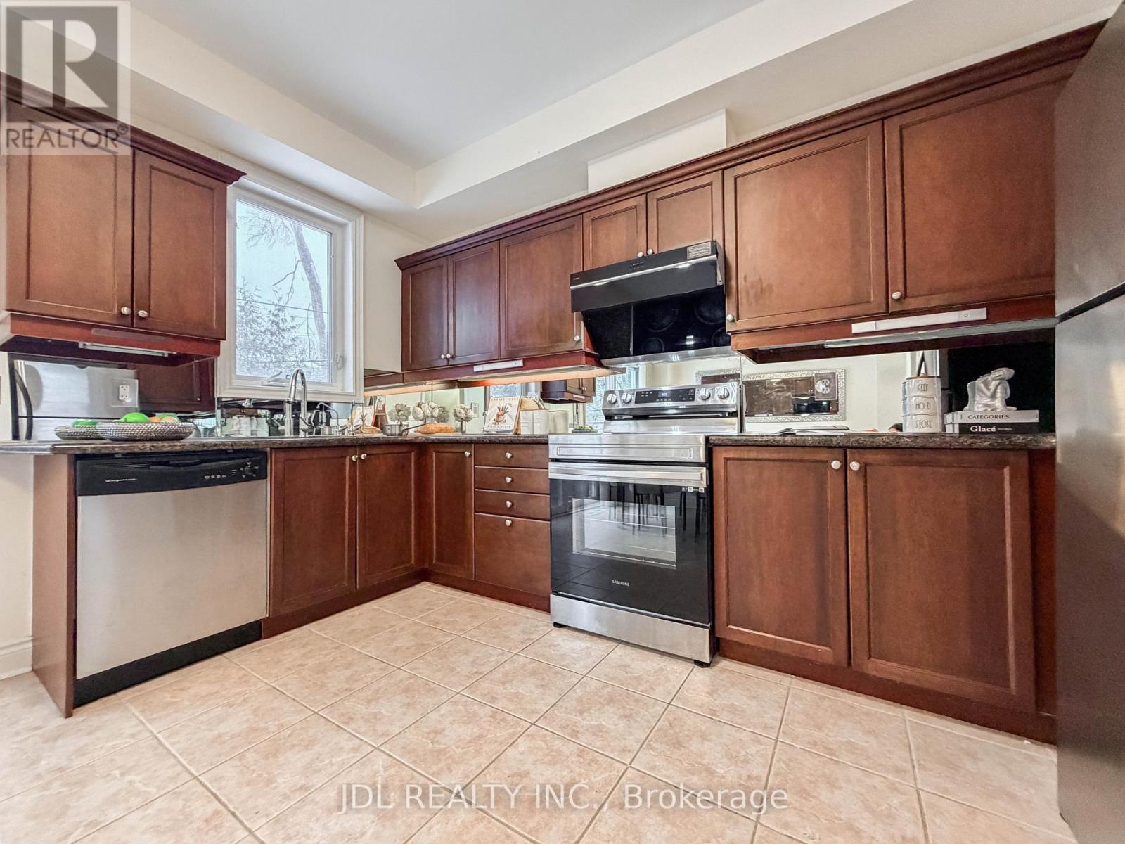 3 Garvin Mews, Toronto, Ontario  M2N 0B2 - Photo 14 - C12814002