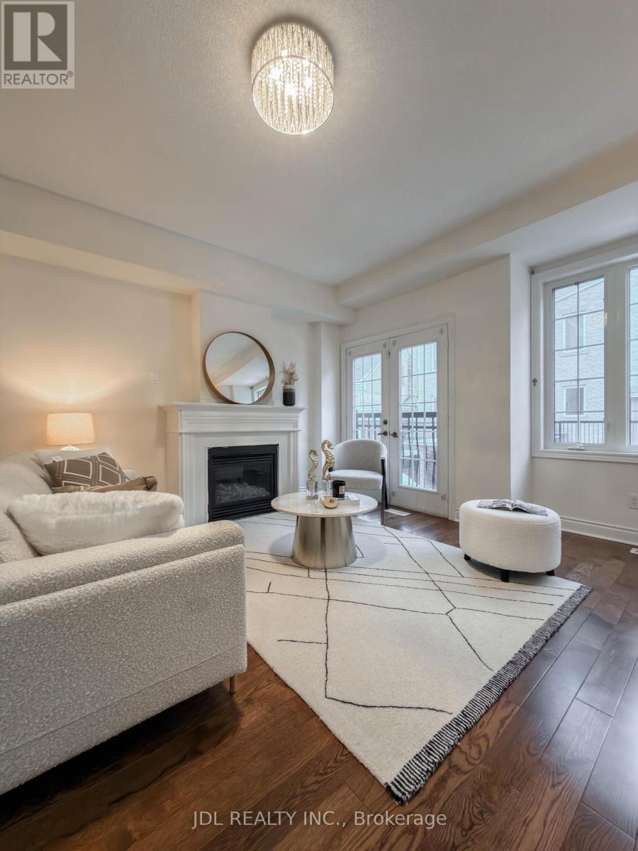 3 Garvin Mews, Toronto, Ontario  M2N 0B2 - Photo 4 - C12814002