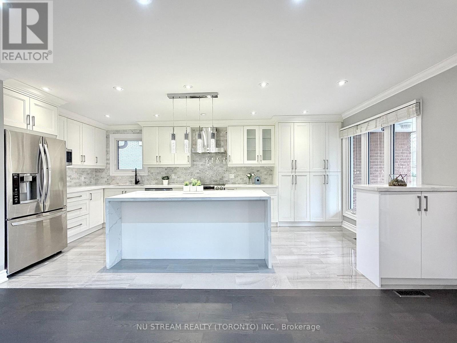 3 MOSEDALE CRESCENT, Toronto, Ontario