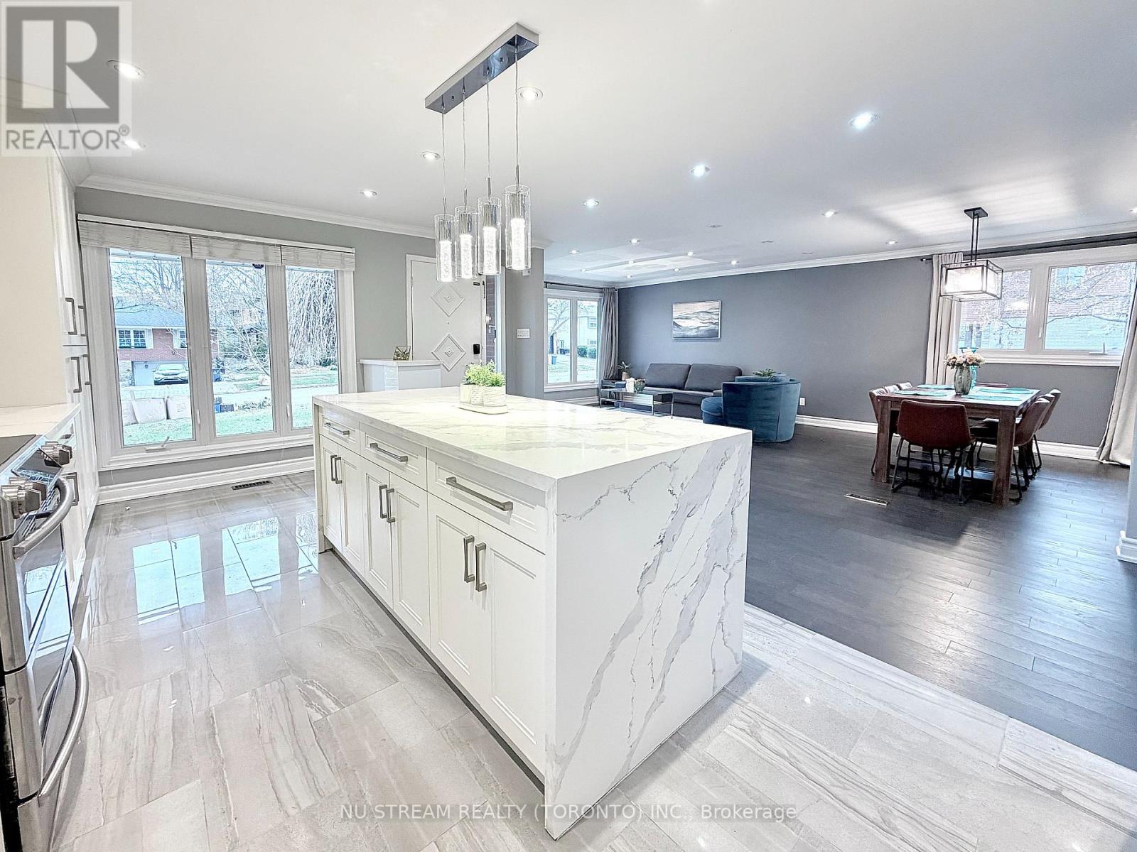 3 Mosedale Crescent, Toronto, Ontario  M2J 3A3 - Photo 4 - C12814018