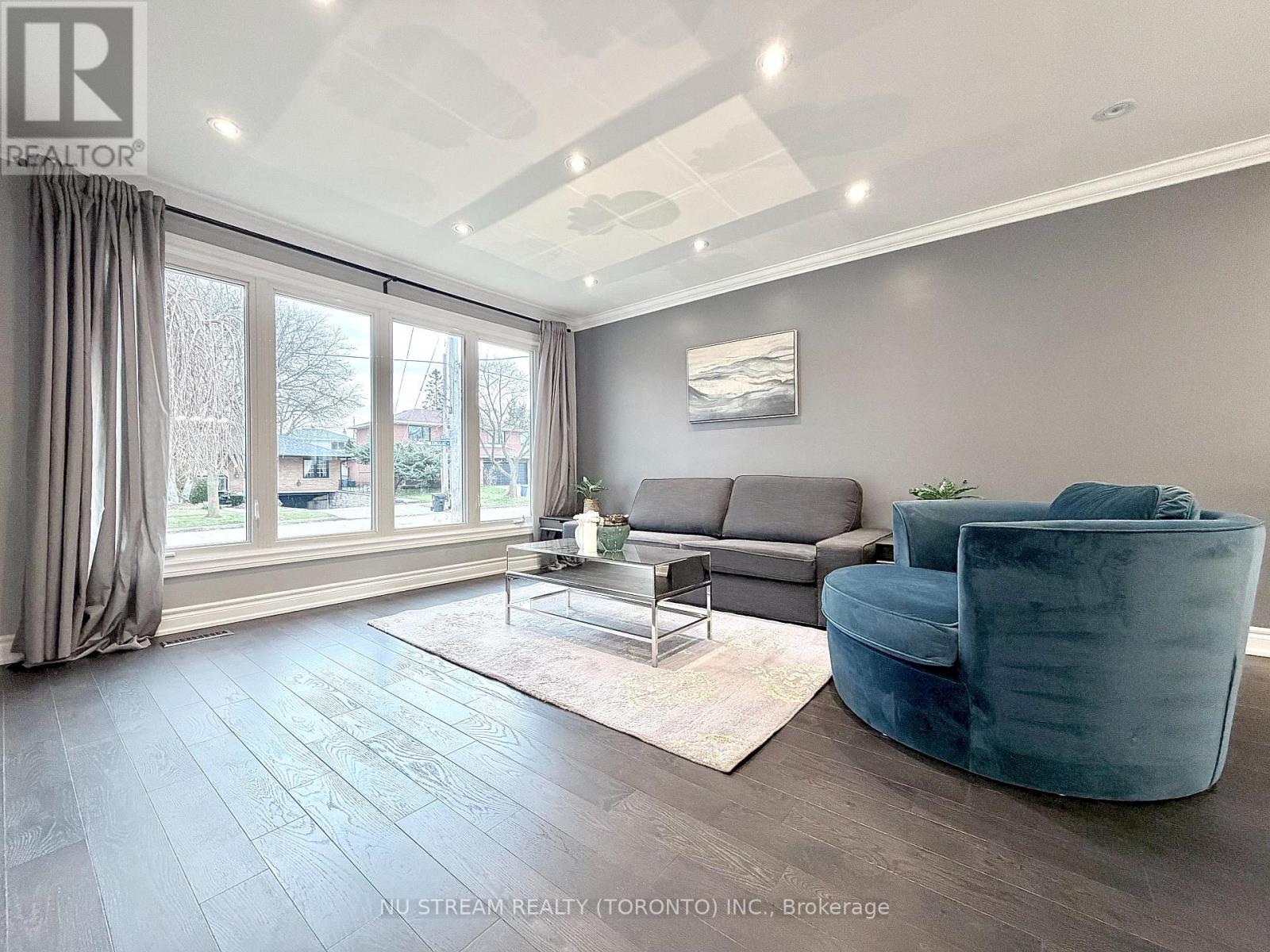 3 Mosedale Crescent, Toronto, Ontario  M2J 3A3 - Photo 8 - C12814018