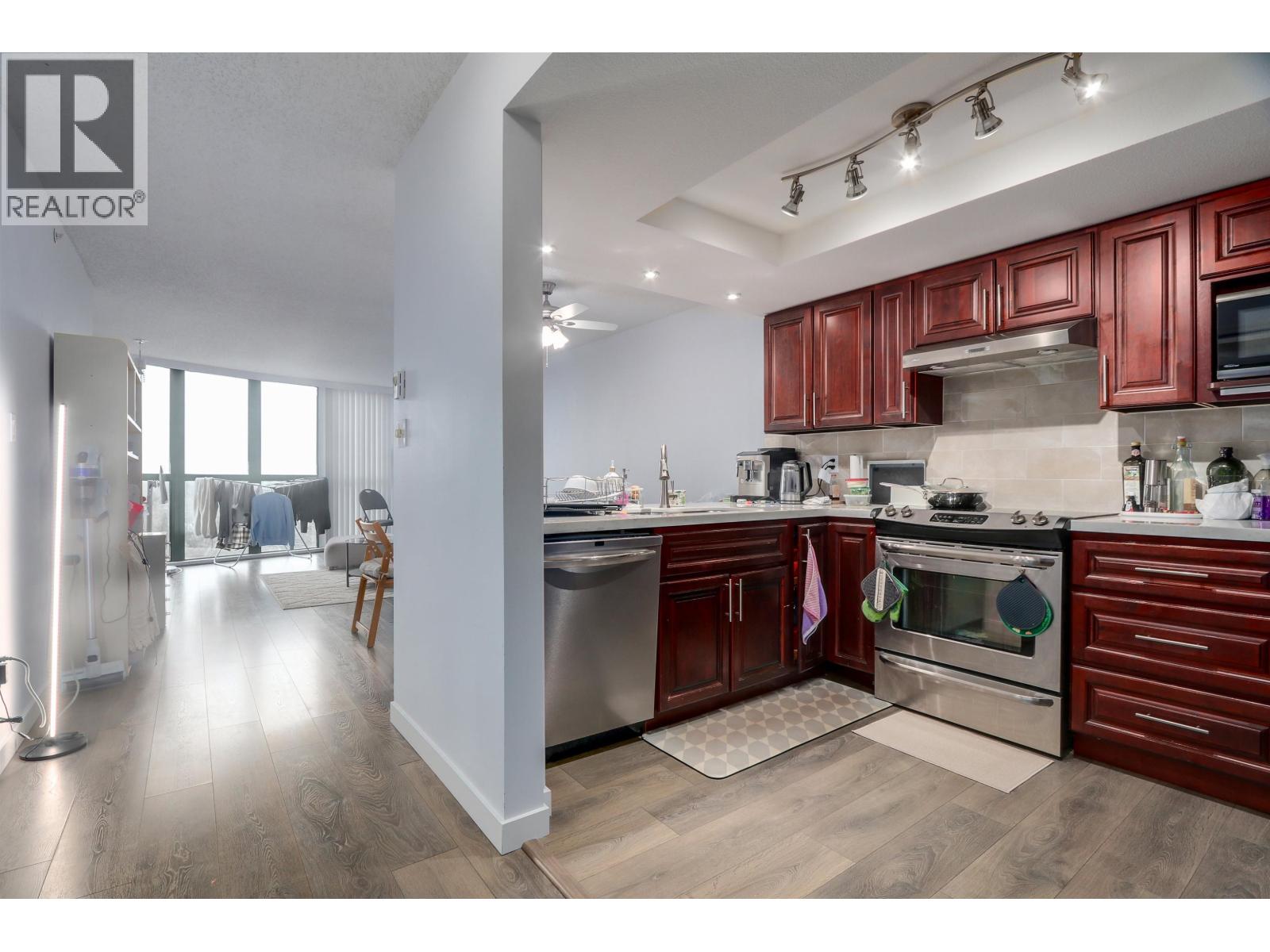 1004 1190 Pipeline Road, Coquitlam, British Columbia  V3B 7T9 - Photo 2 - R3091989