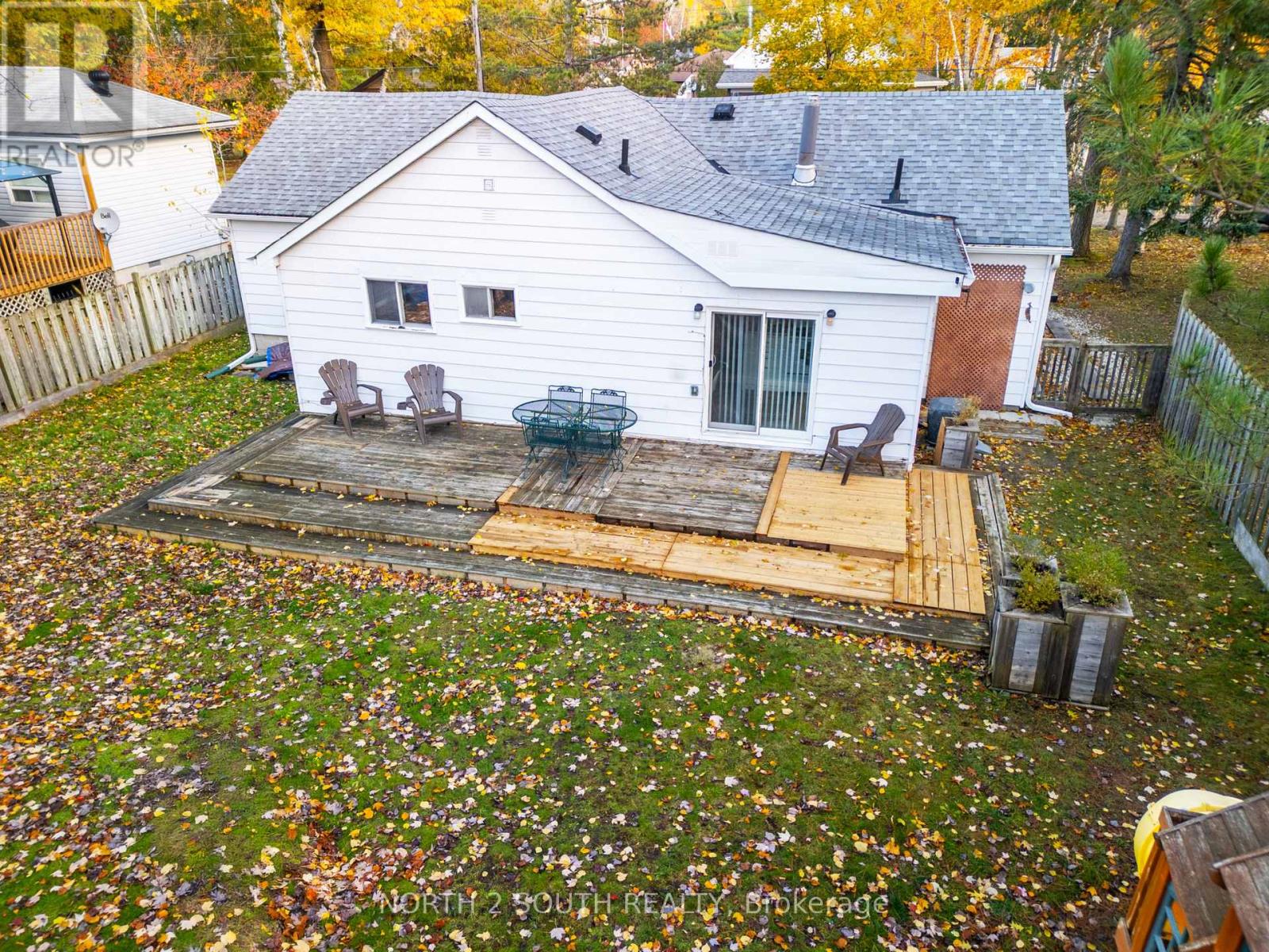 98 33rd Street N, Wasaga Beach, Ontario  L9Z 2B9 - Photo 9 - S12814014