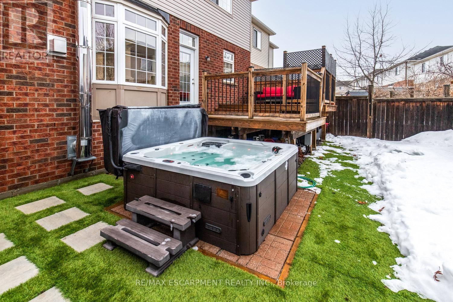 8 Bousfield Court, Hamilton, Ontario  L8B 0T3 - Photo 46 - X12813994