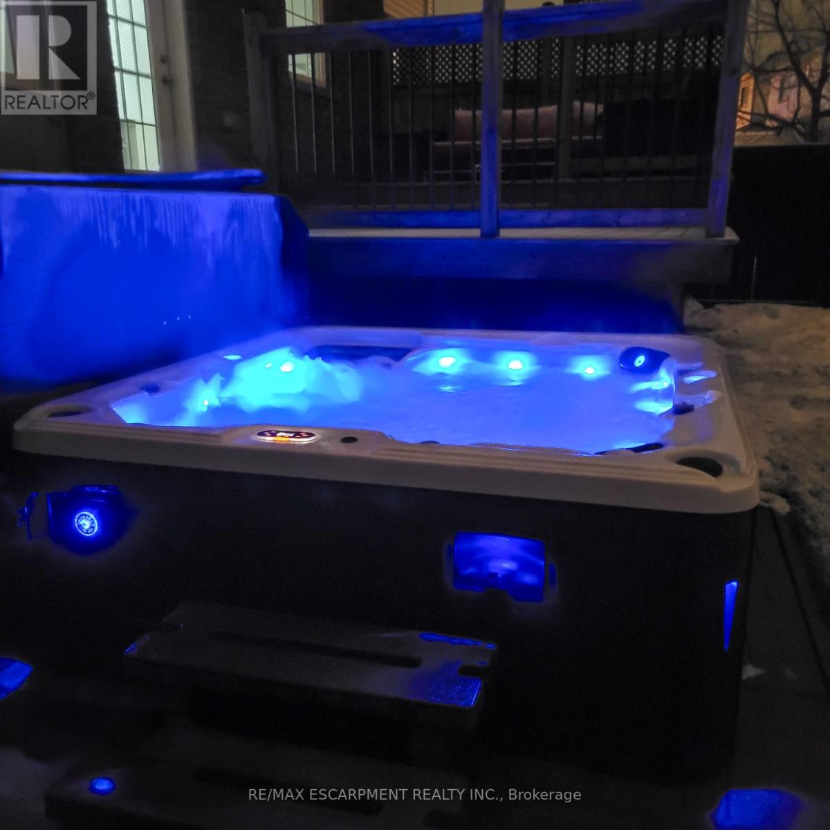 8 Bousfield Court, Hamilton, Ontario  L8B 0T3 - Photo 49 - X12813994