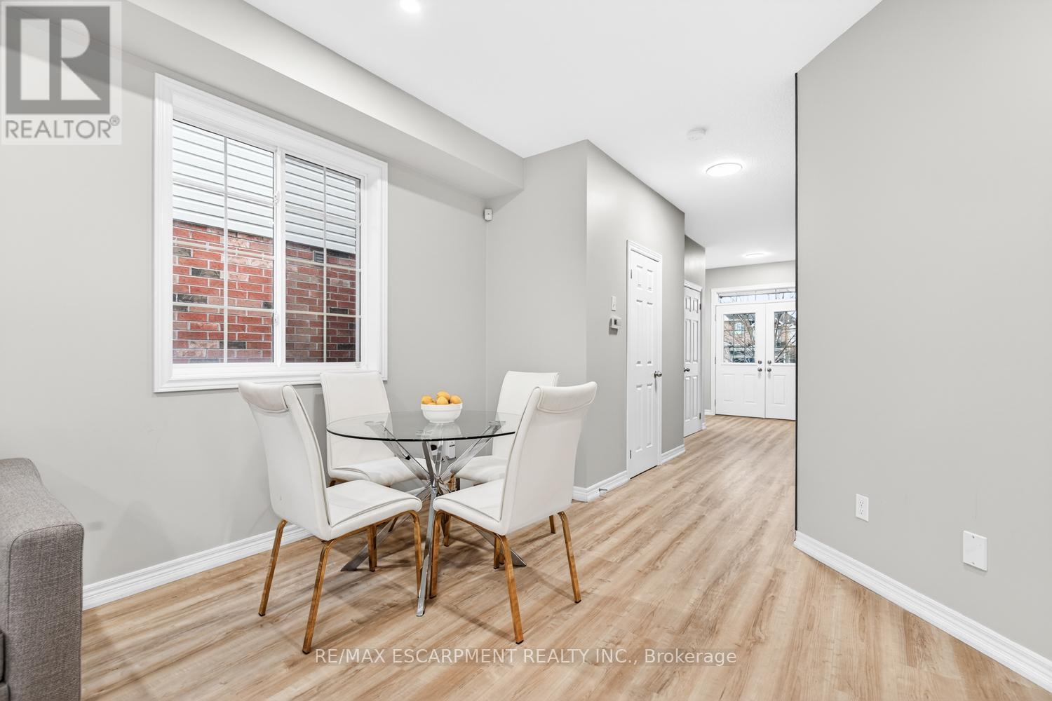 8 Bousfield Court, Hamilton, Ontario  L8B 0T3 - Photo 7 - X12813994