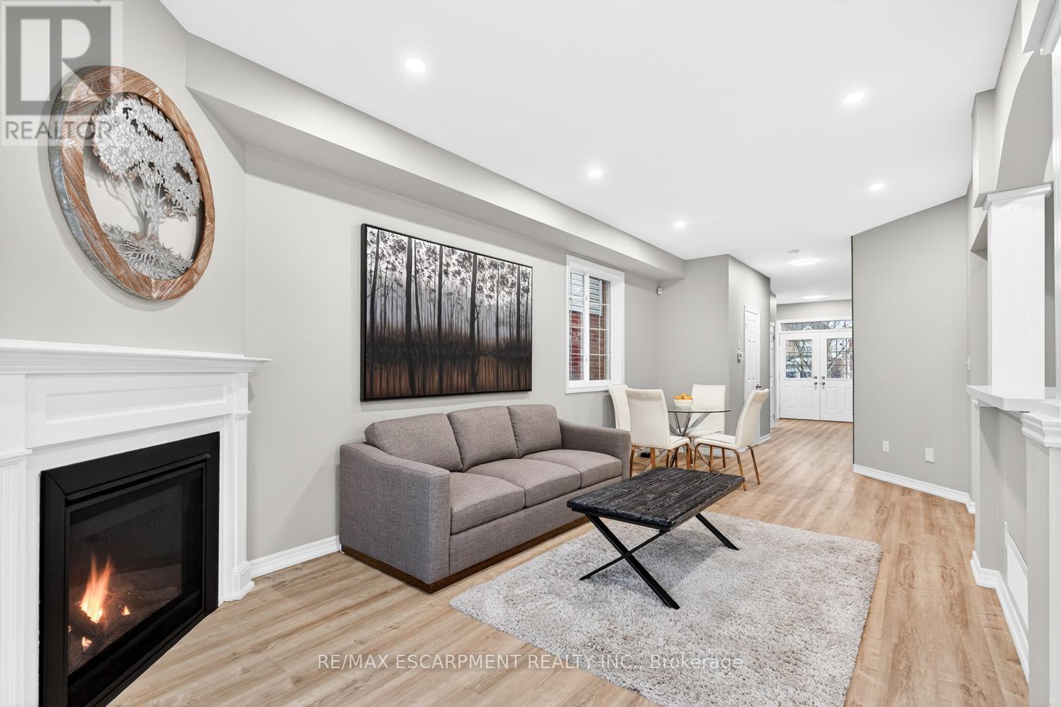 8 Bousfield Court, Hamilton, Ontario  L8B 0T3 - Photo 9 - X12813994