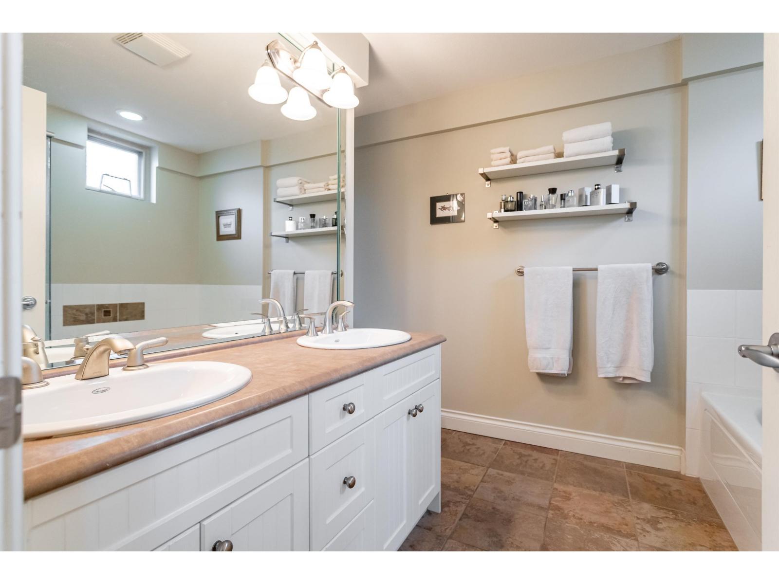 207 1787 154 Street, Surrey, British Columbia  V4A 4S1 - Photo 19 - R3092131