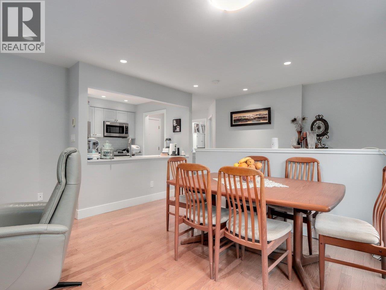 304 3711 Delbrook Avenue, North Vancouver, British Columbia V7N 3Z4 - Photo 11 - R3078219