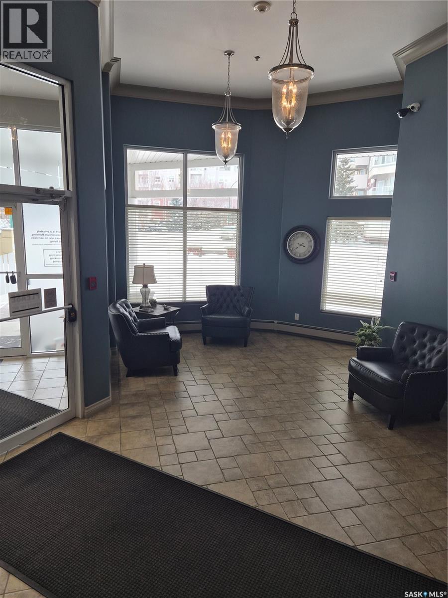 108 110 Armistice Way, Saskatoon, Saskatchewan  S7J 5L8 - Photo 4 - SK029036