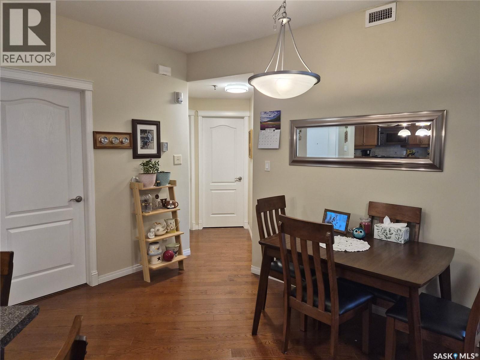 108 110 Armistice Way, Saskatoon, Saskatchewan  S7J 5L8 - Photo 7 - SK029036