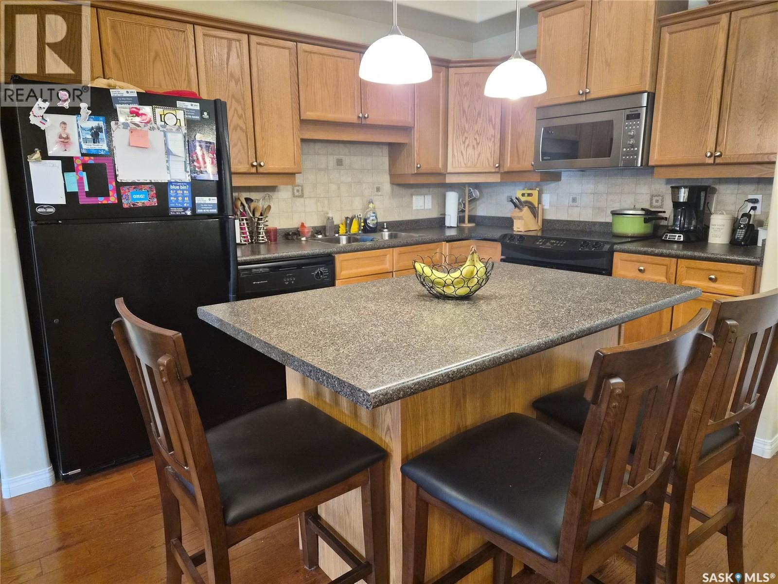 108 110 Armistice Way, Saskatoon, Saskatchewan  S7J 5L8 - Photo 9 - SK029036