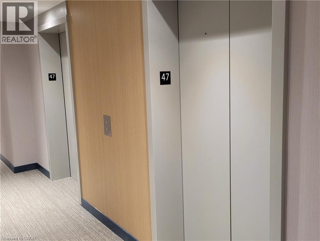 395 Square One Drive, Mississauga, Ontario  L5B 0P6 - Photo 4 - 40806991