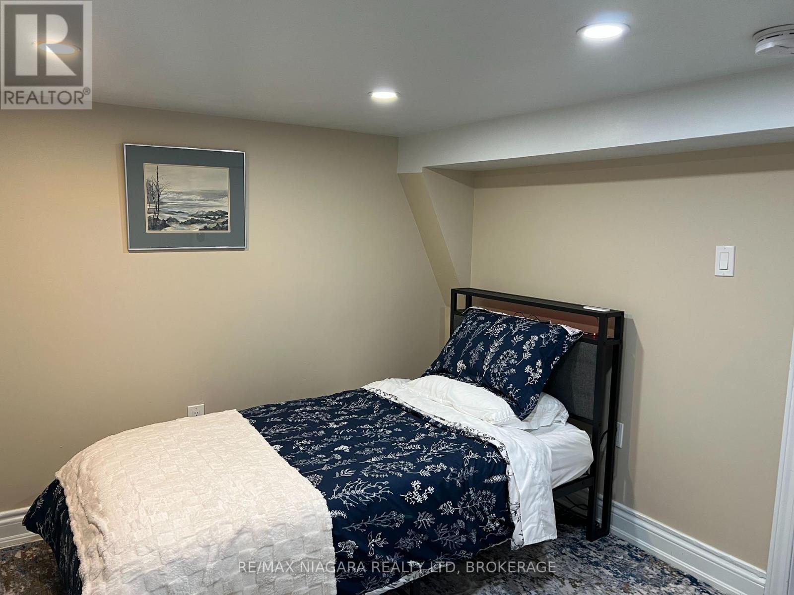 Lower - 3968 St Peter Street, Niagara Falls (Stamford), Ontario  L2J 2N8 - Photo 13 - X12814026