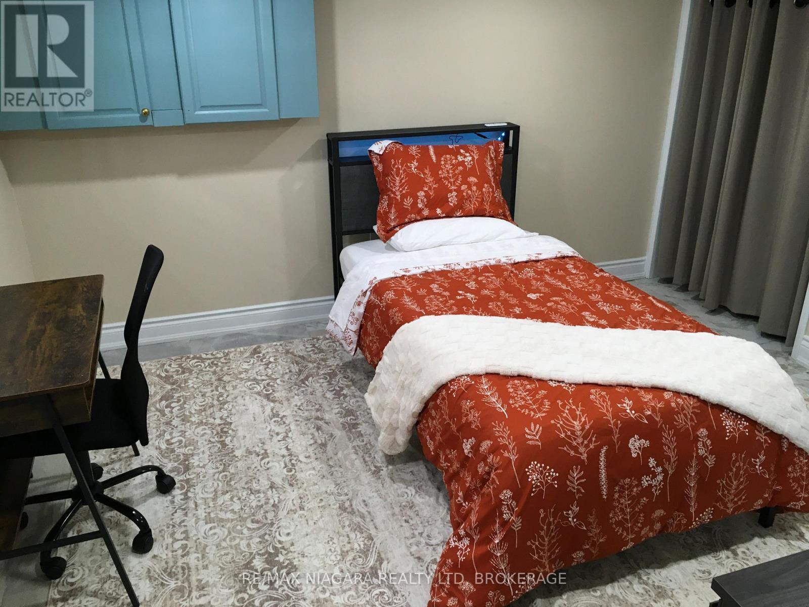 Lower - 3968 St Peter Street, Niagara Falls (Stamford), Ontario  L2J 2N8 - Photo 2 - X12814026