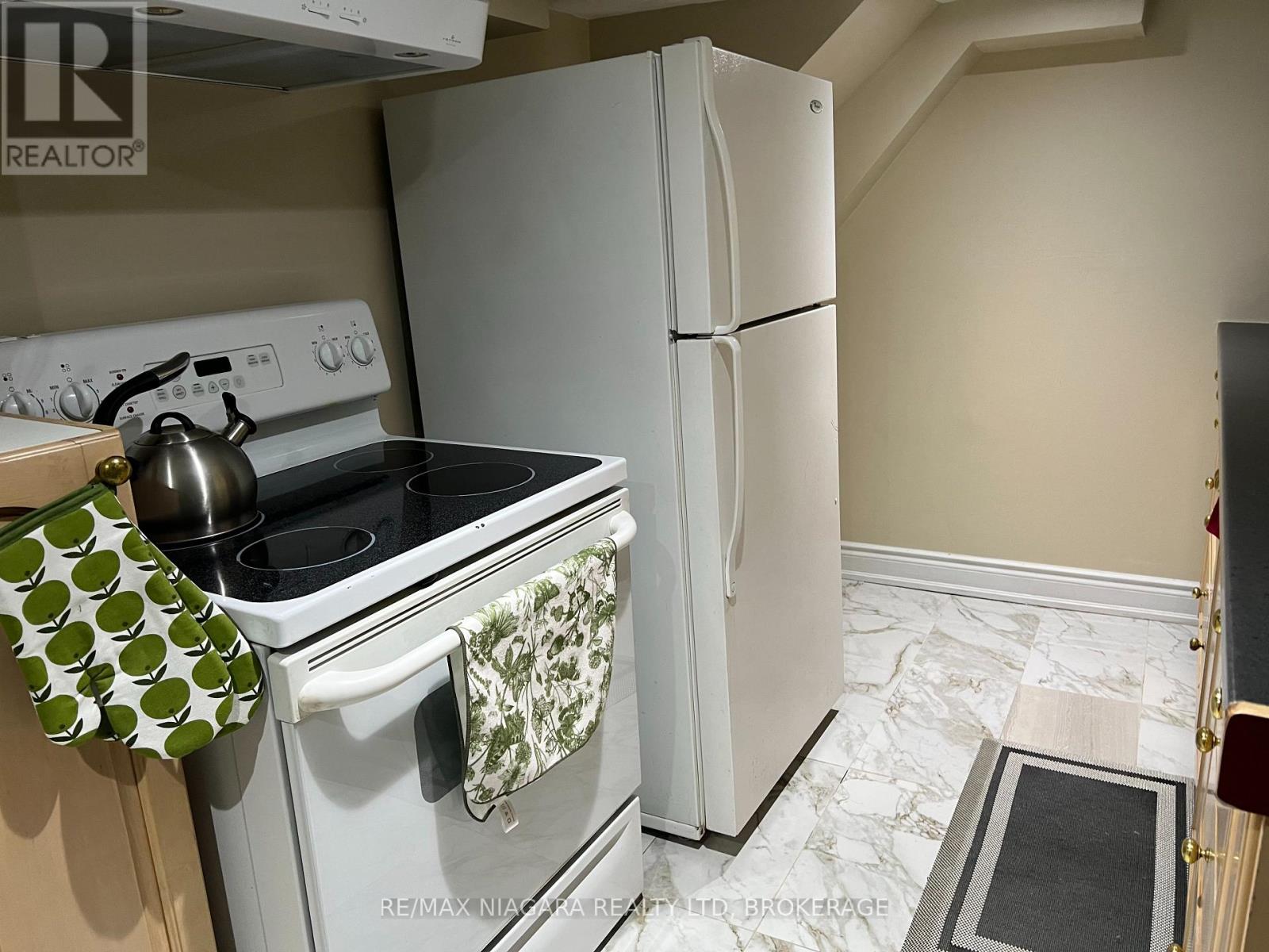 Lower - 3968 St Peter Street, Niagara Falls (Stamford), Ontario  L2J 2N8 - Photo 23 - X12814026