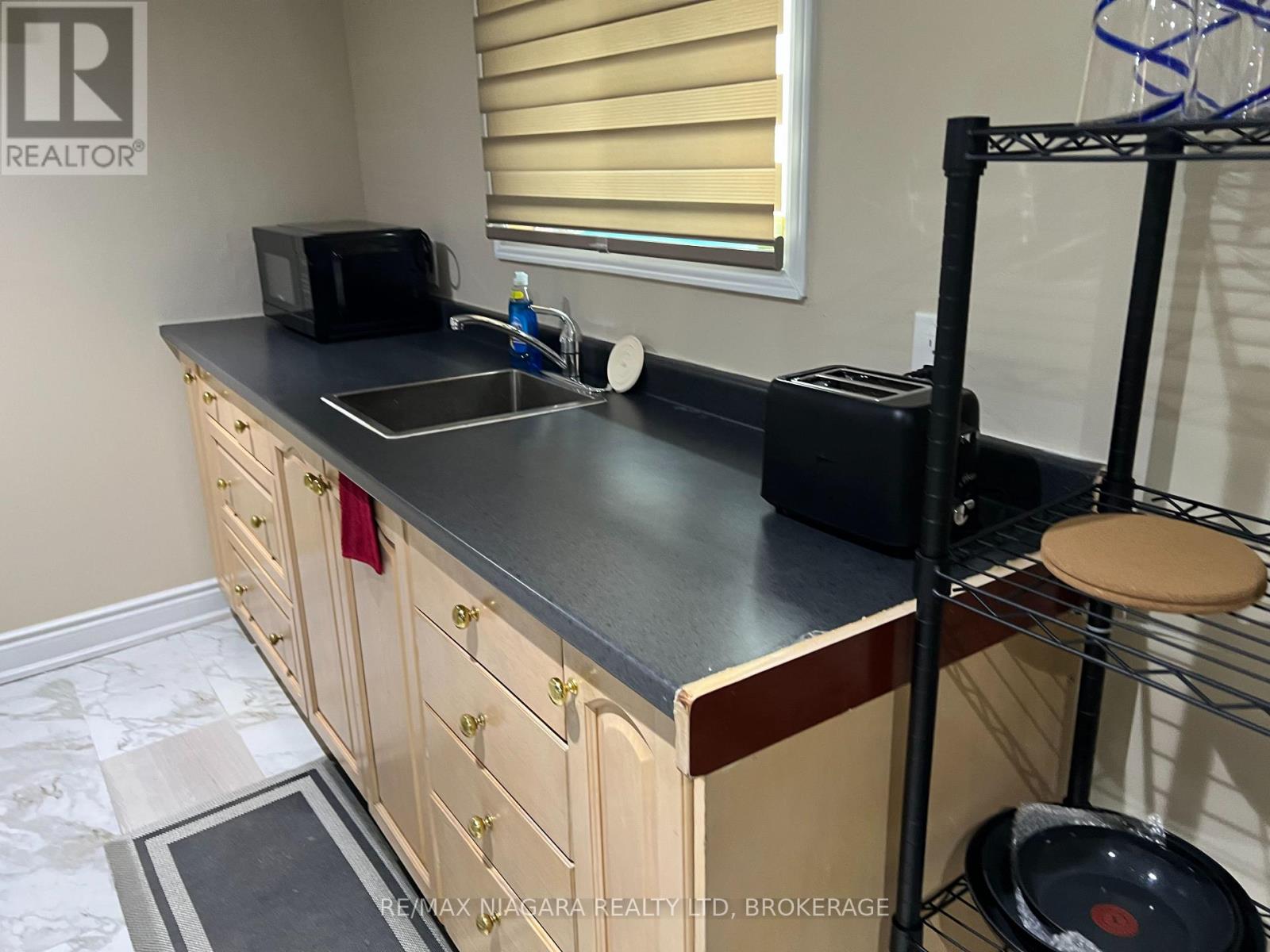 Lower - 3968 St Peter Street, Niagara Falls (Stamford), Ontario  L2J 2N8 - Photo 24 - X12814026