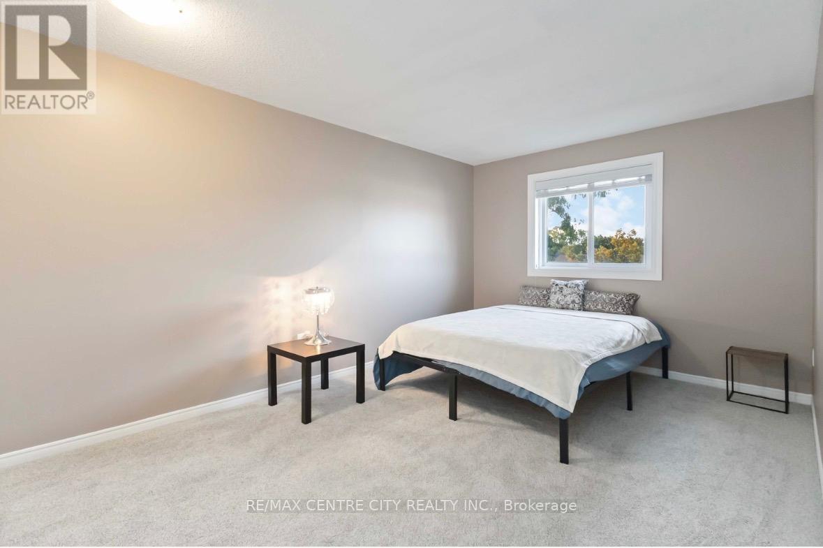 Photo 26 of 29 for 63 - 1990 Wavell Street