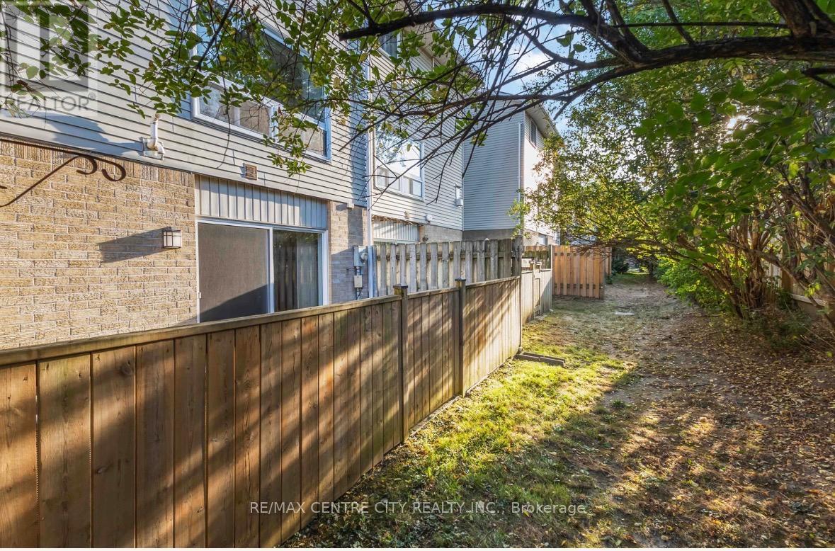 Photo 28 of 29 for 63 - 1990 Wavell Street