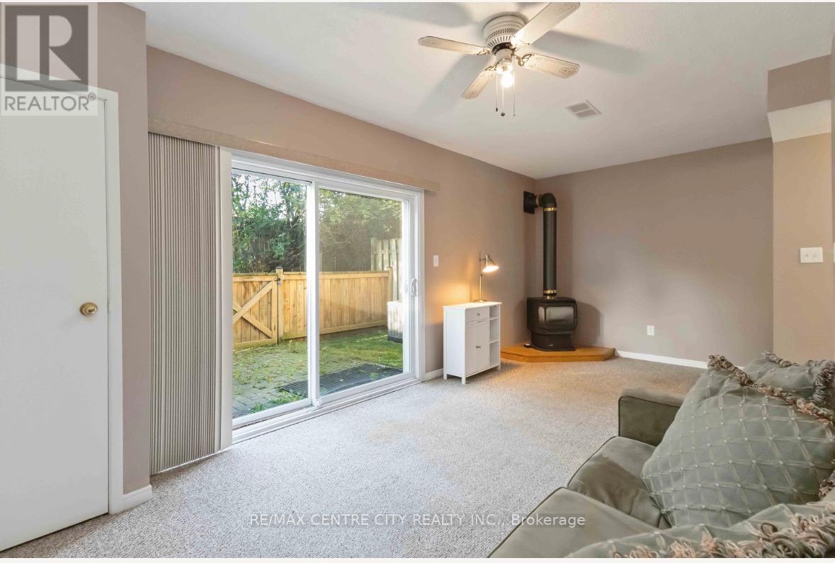 Photo 8 of 29 for 63 - 1990 Wavell Street