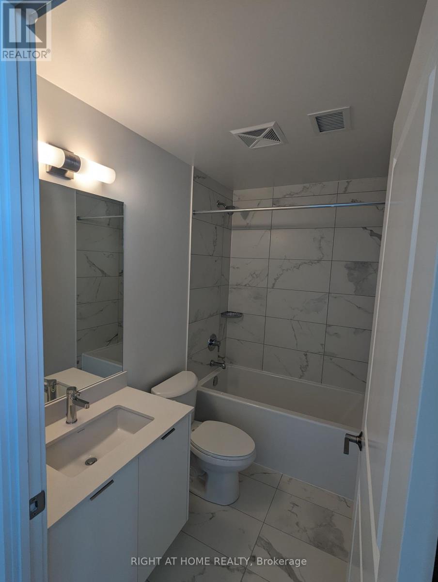 1607 - 202 Burnhamthorpe Road E, Mississauga, Ontario  L5A 0B2 - Photo 17 - W12814032