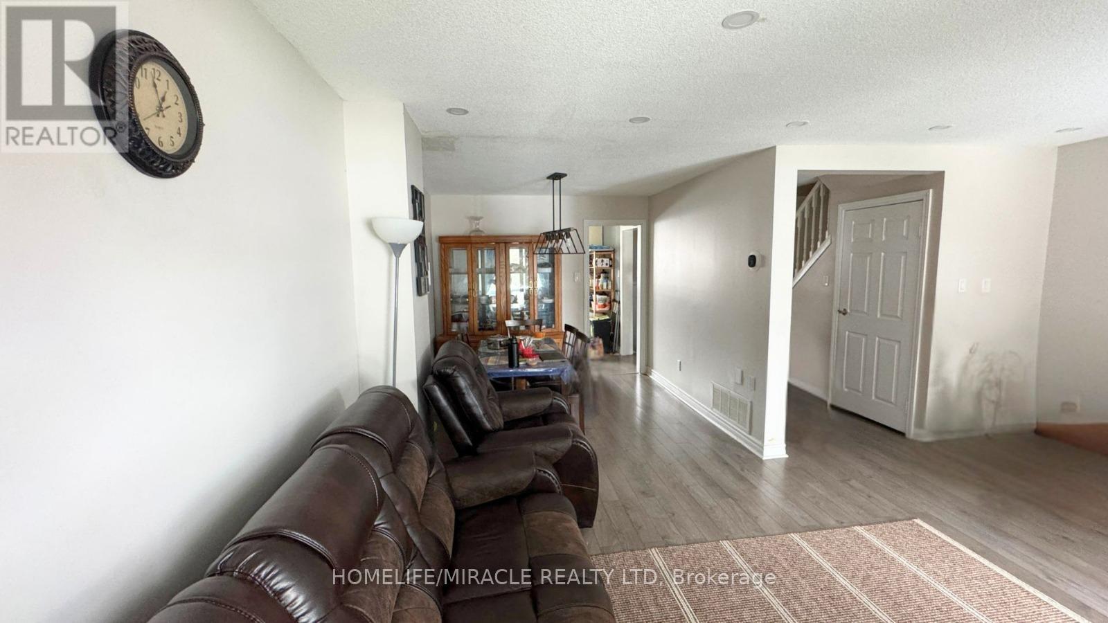 61 Moregate Crescent, Brampton, Ontario  L6S 3K9 - Photo 9 - W12814038