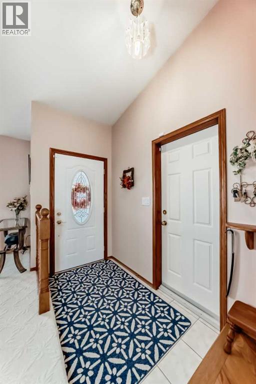 182 Donnelly Crescent, Red Deer, Alberta  T4R 2L6 - Photo 5 - A2285272