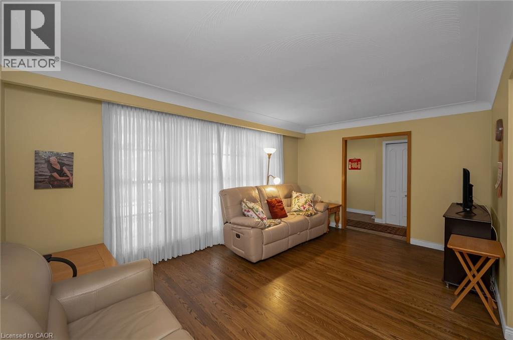 11 Crystal Court, Hamilton, Ontario  L8E 1M2 - Photo 7 - 40800116