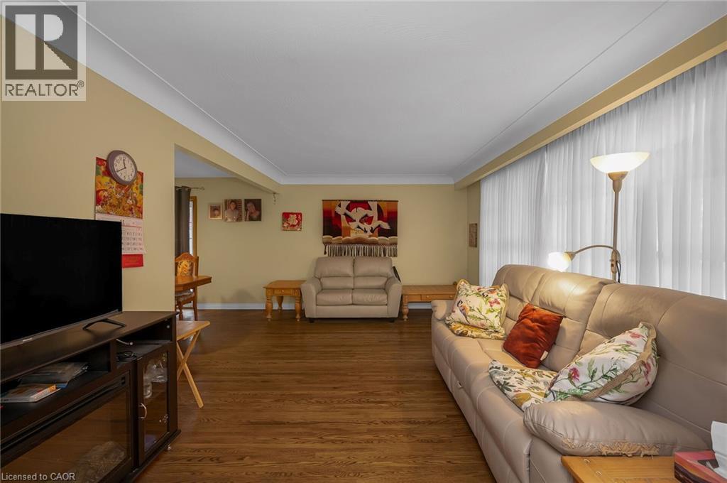 11 Crystal Court, Hamilton, Ontario  L8E 1M2 - Photo 6 - 40800116