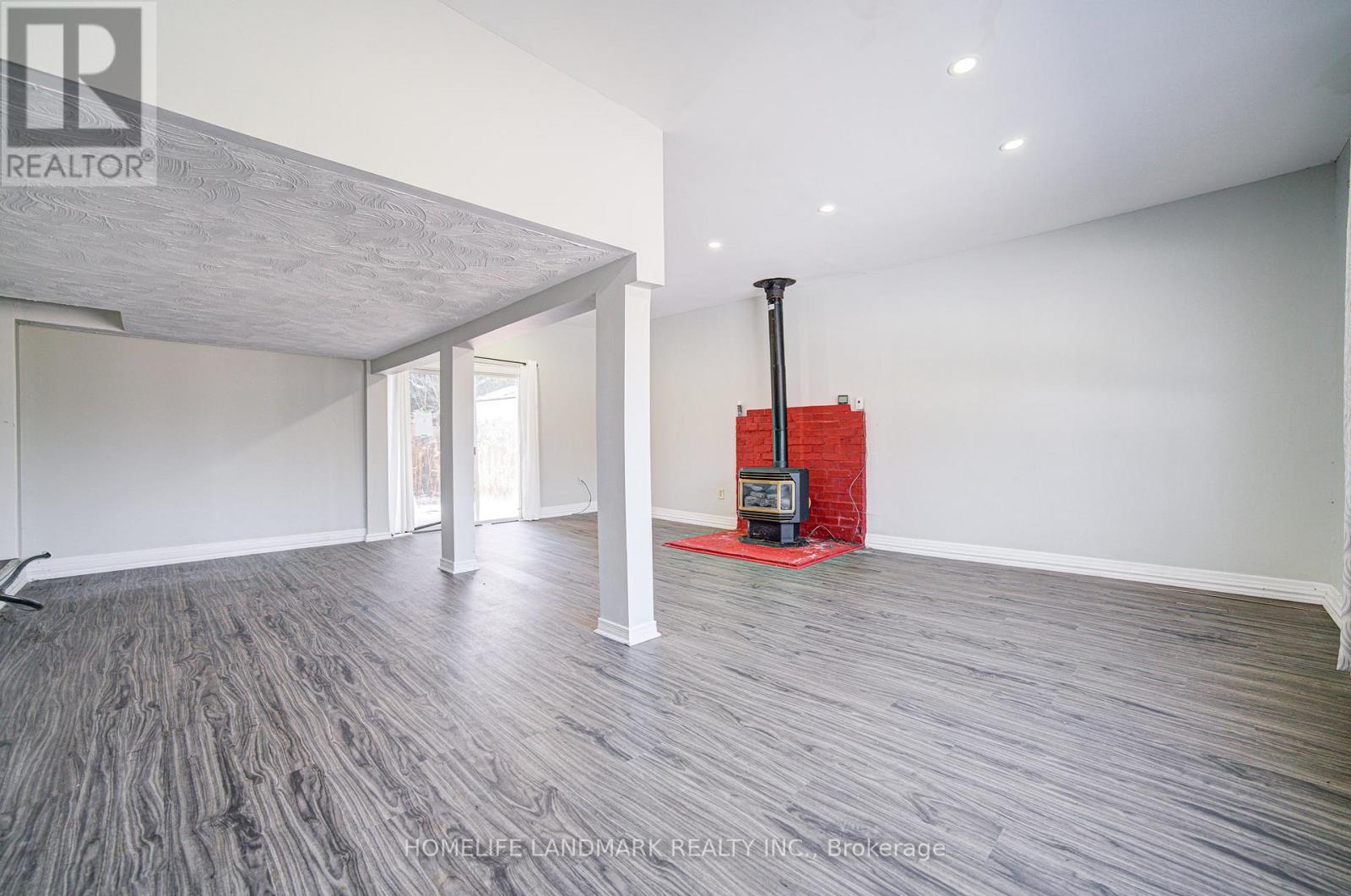 21654 Warden Avenue, East Gwillimbury, Ontario  L0G 1R0 - Photo 20 - N12814054