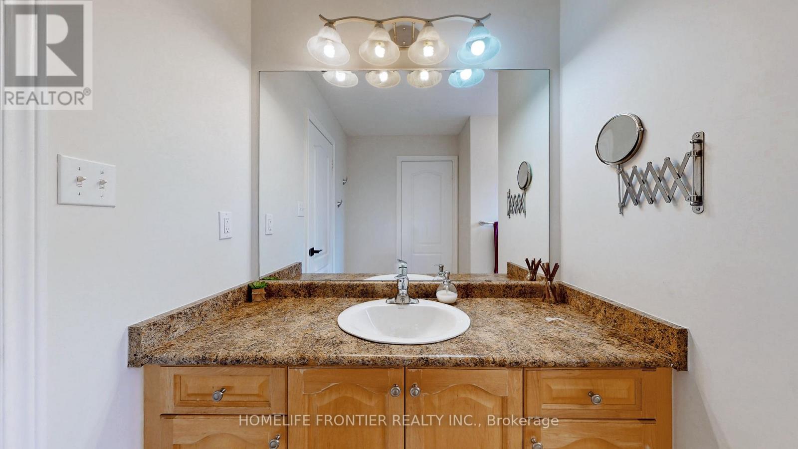 5186 Doubletree Drive, Mississauga, Ontario  L5M 8B2 - Photo 19 - W12813808