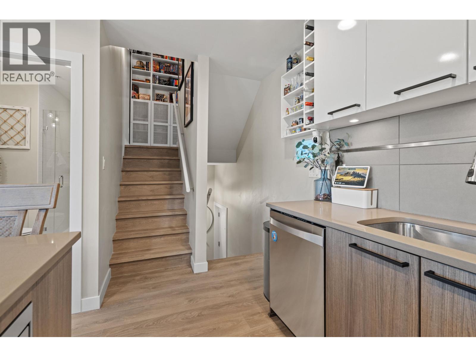 405 9350 University High Street, Burnaby, British Columbia  V5A 0B6 - Photo 12 - R3091359