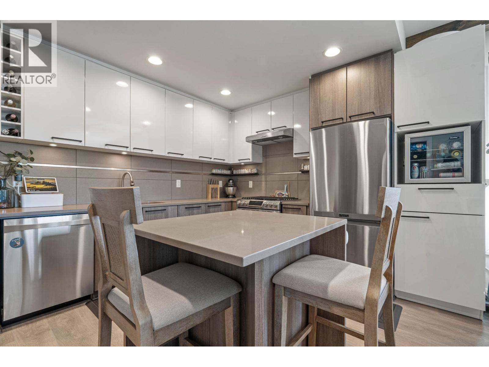 405 9350 University High Street, Burnaby, British Columbia  V5A 0B6 - Photo 2 - R3091359