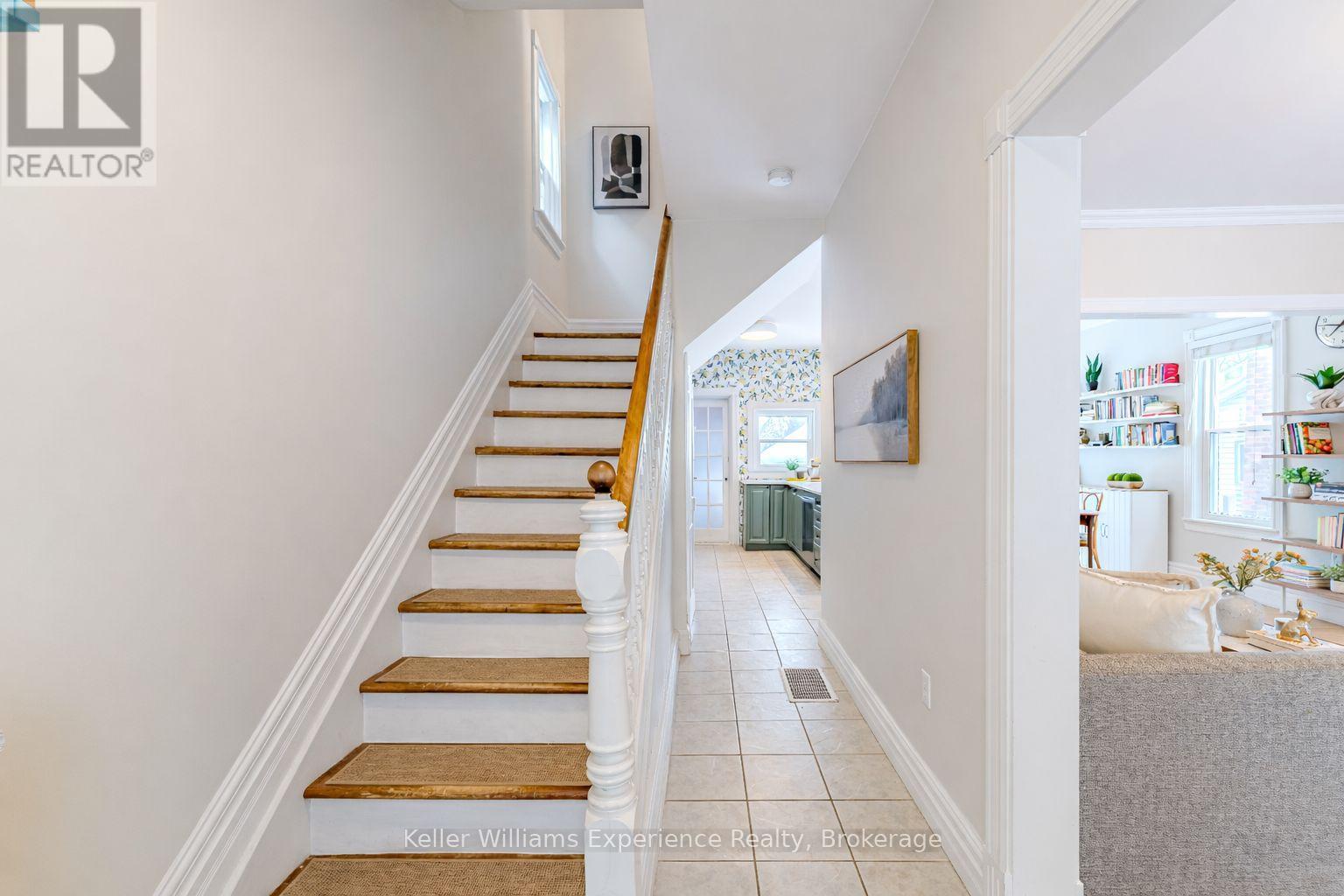 452 7th Street E, Owen Sound, Ontario  N4K 1J4 - Photo 3 - X12814088