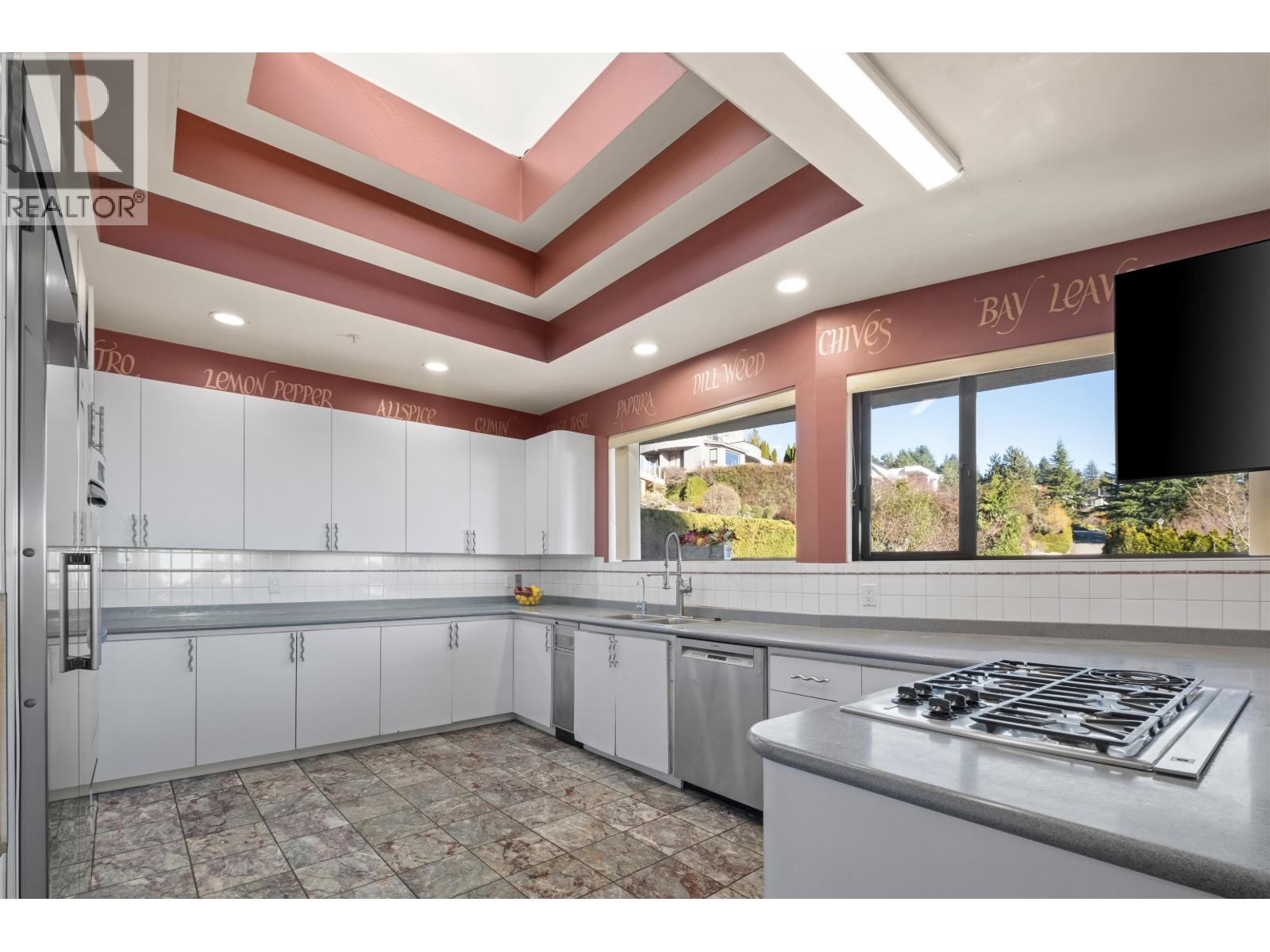 2490 Westhill Court, West Vancouver, British Columbia  V7S 3A5 - Photo 27 - R3080986