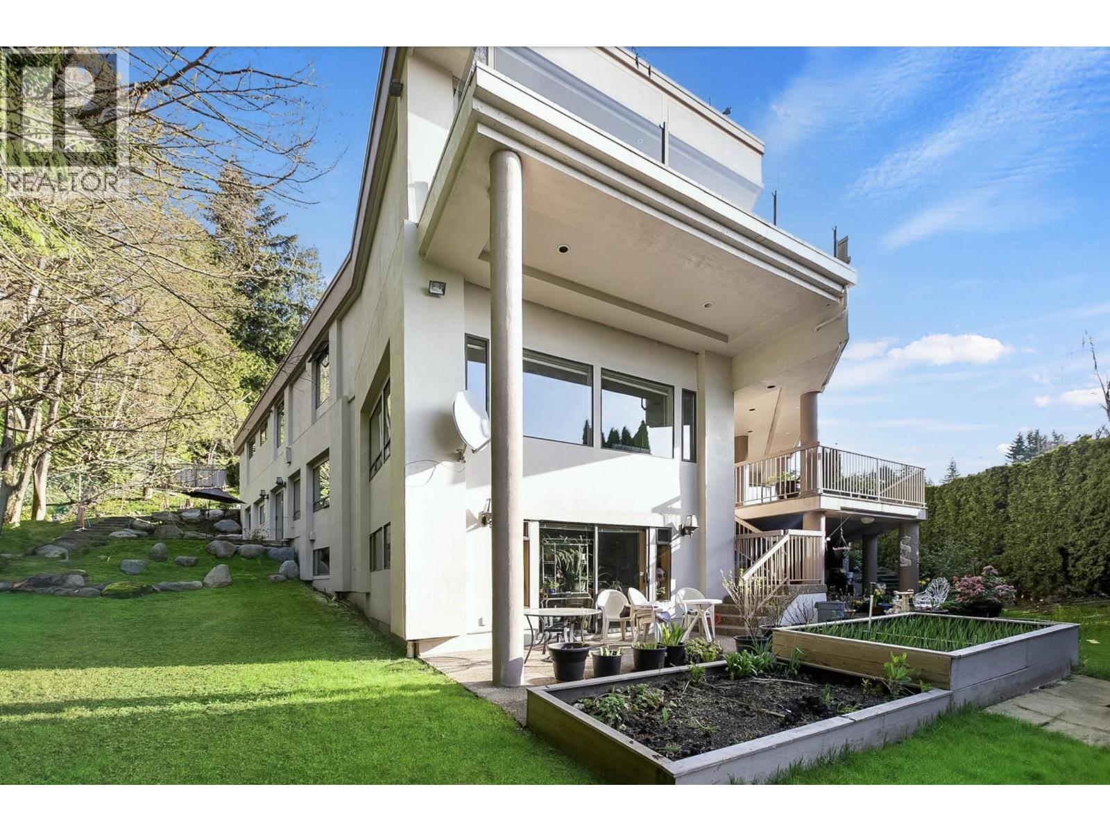 2490 Westhill Court, West Vancouver, British Columbia  V7S 3A5 - Photo 35 - R3080986