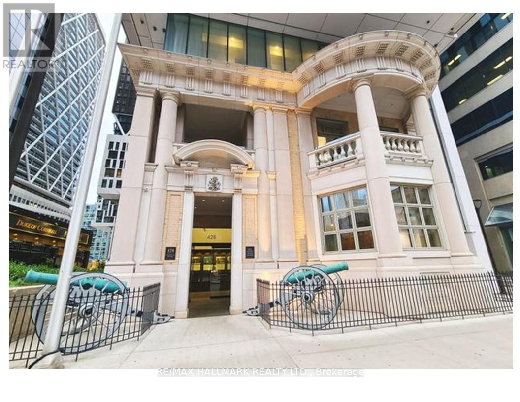 Ph302 - 426 University Avenue, Toronto, Ontario  M5G 1S9 - Photo 3 - C12814072